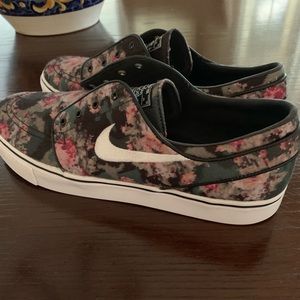 Nike janoski